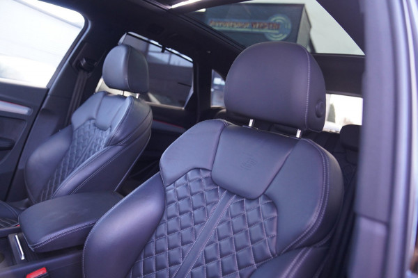 Audi Q5 55 TFSI e Quattro Competition | RS Zetels | Head-up | Trekhaak | Panorama | Facelift MMI | Adaptieve Cruise | Matrix LED |
