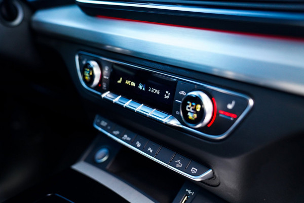 Audi Q5 55 TFSI e Quattro Competition | RS Zetels | Head-up | Trekhaak | Panorama | Facelift MMI | Adaptieve Cruise | Matrix LED |
