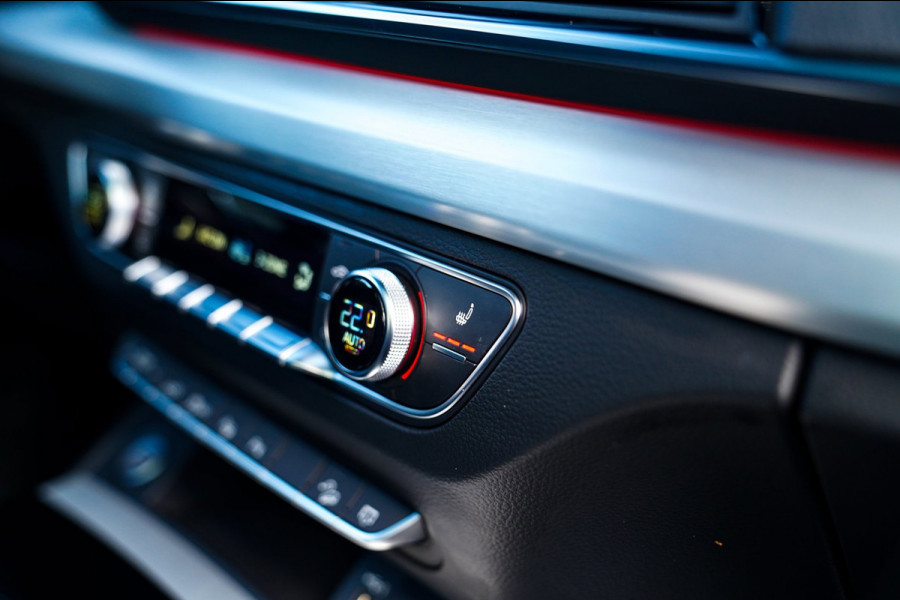 Audi Q5 55 TFSI e Quattro Competition | RS Zetels | Head-up | Trekhaak | Panorama | Facelift MMI | Adaptieve Cruise | Matrix LED |