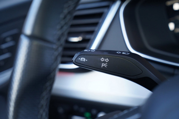 Audi Q5 55 TFSI e Quattro Competition | RS Zetels | Head-up | Trekhaak | Panorama | Facelift MMI | Adaptieve Cruise | Matrix LED |