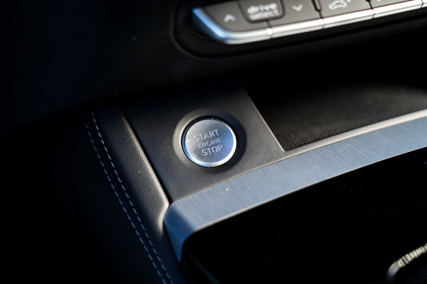 Audi Q5 55 TFSI e Quattro Competition | RS Zetels | Head-up | Trekhaak | Panorama | Facelift MMI | Adaptieve Cruise | Matrix LED |