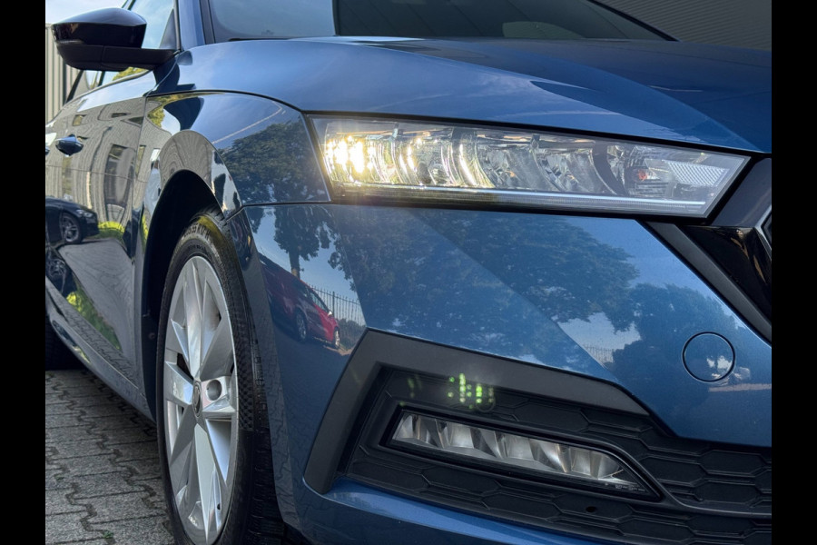 Škoda Octavia Combi 1.0 TSI Sport Business / NAP!! / ADAPTIVE / TREKHAAK / STUURVERW. / CARPLAY / SFEER / P.SENSOR V+A / KEYLESS !