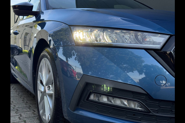 Škoda Octavia Combi 1.0 TSI Sport Business / NAP!! / ADAPTIVE / TREKHAAK / STUURVERW. / CARPLAY / SFEER / P.SENSOR V+A / KEYLESS !
