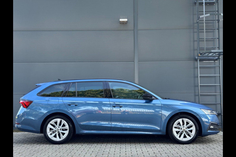 Škoda Octavia Combi 1.0 TSI Sport Business / NAP!! / ADAPTIVE / TREKHAAK / STUURVERW. / CARPLAY / SFEER / P.SENSOR V+A / KEYLESS !