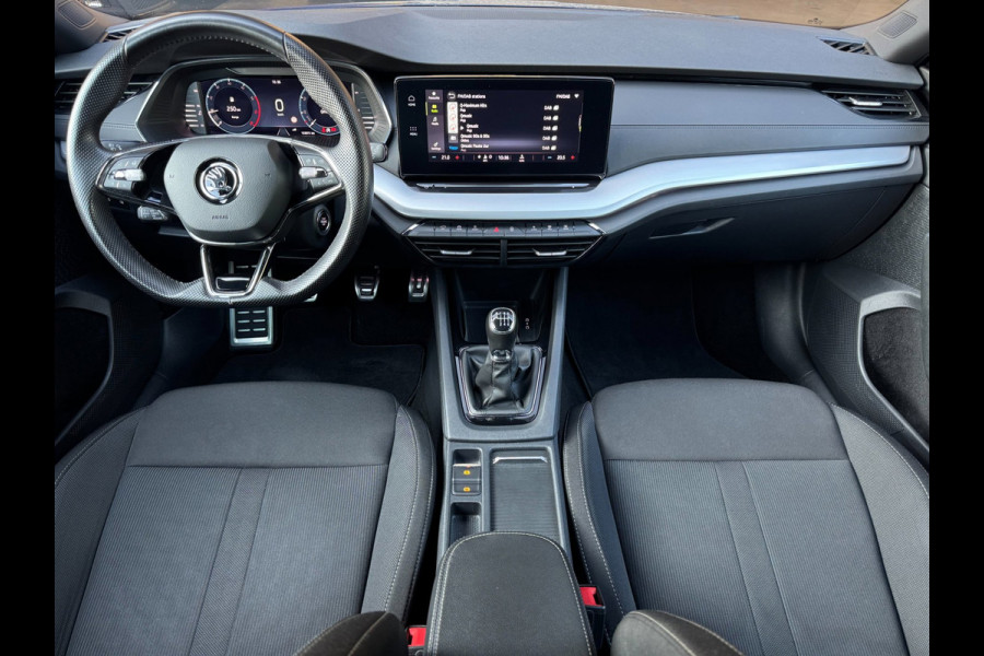 Škoda Octavia Combi 1.0 TSI Sport Business / NAP!! / ADAPTIVE / TREKHAAK / STUURVERW. / CARPLAY / SFEER / P.SENSOR V+A / KEYLESS !