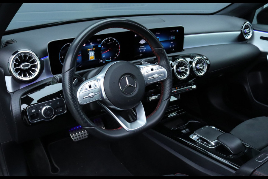 Mercedes-Benz A-Klasse 250 Pano / AMG Pakket / sfeerverlichting / Carplay