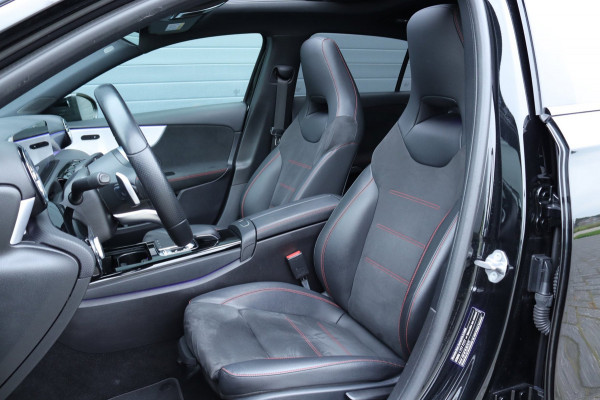 Mercedes-Benz A-Klasse 250 Pano / AMG Pakket / sfeerverlichting / Carplay