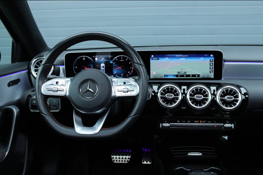 Mercedes-Benz A-Klasse 250 Pano / AMG Pakket / sfeerverlichting / Carplay
