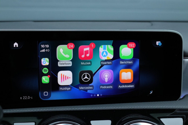 Mercedes-Benz A-Klasse 250 Pano / AMG Pakket / sfeerverlichting / Carplay