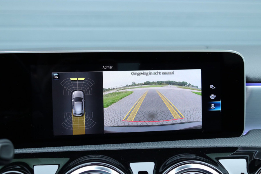 Mercedes-Benz A-Klasse 250 Pano / AMG Pakket / sfeerverlichting / Carplay