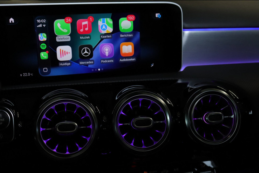 Mercedes-Benz A-Klasse 250 Pano / AMG Pakket / sfeerverlichting / Carplay