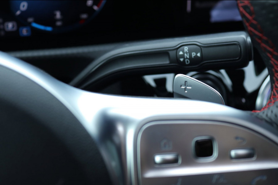 Mercedes-Benz A-Klasse 250 Pano / AMG Pakket / sfeerverlichting / Carplay