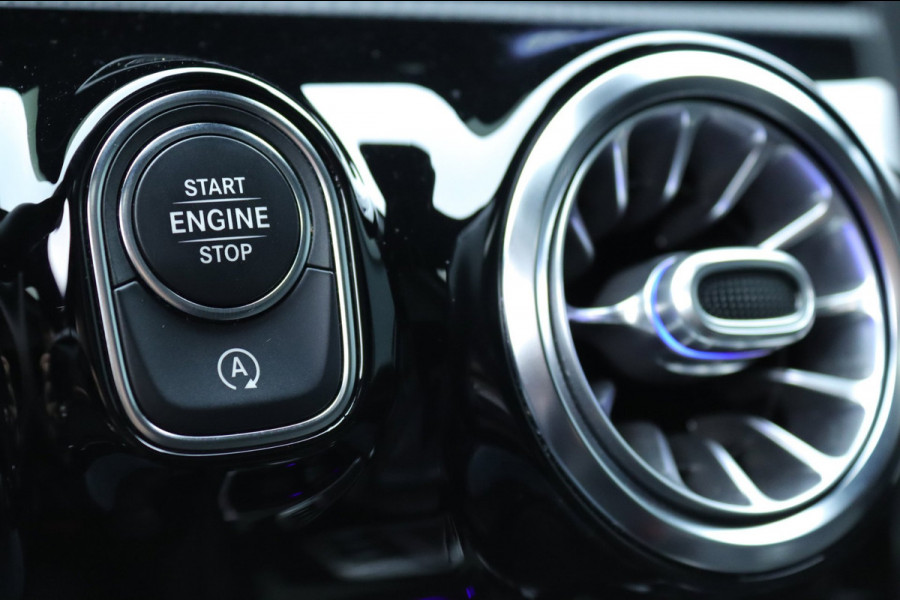 Mercedes-Benz A-Klasse 250 Pano / AMG Pakket / sfeerverlichting / Carplay