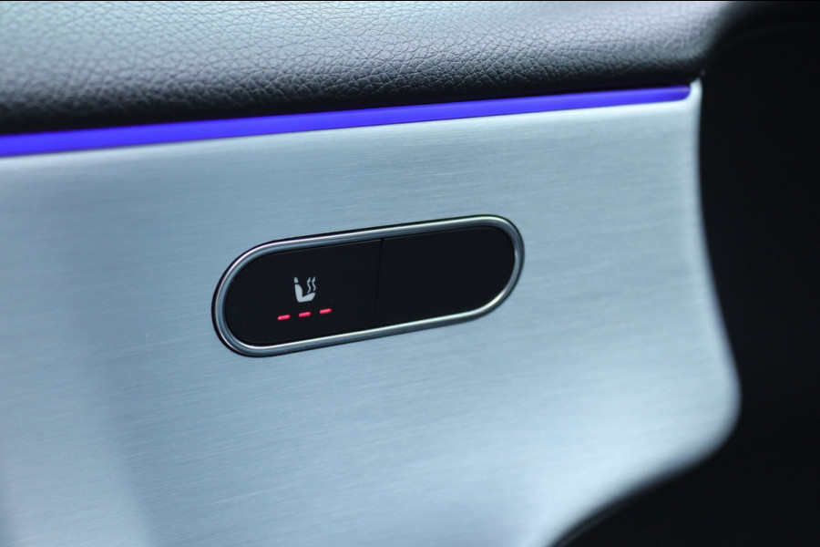 Mercedes-Benz A-Klasse 250 Pano / AMG Pakket / sfeerverlichting / Carplay