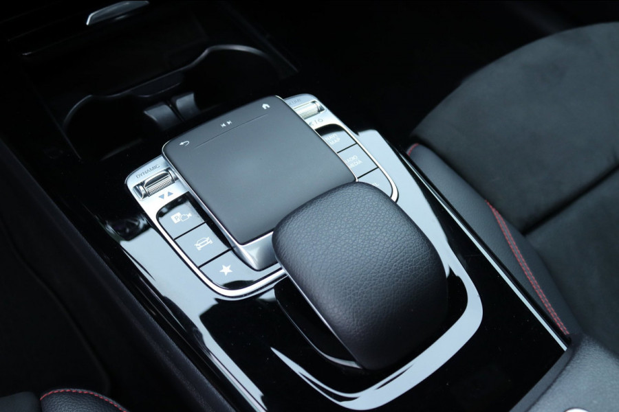 Mercedes-Benz A-Klasse 250 Pano / AMG Pakket / sfeerverlichting / Carplay