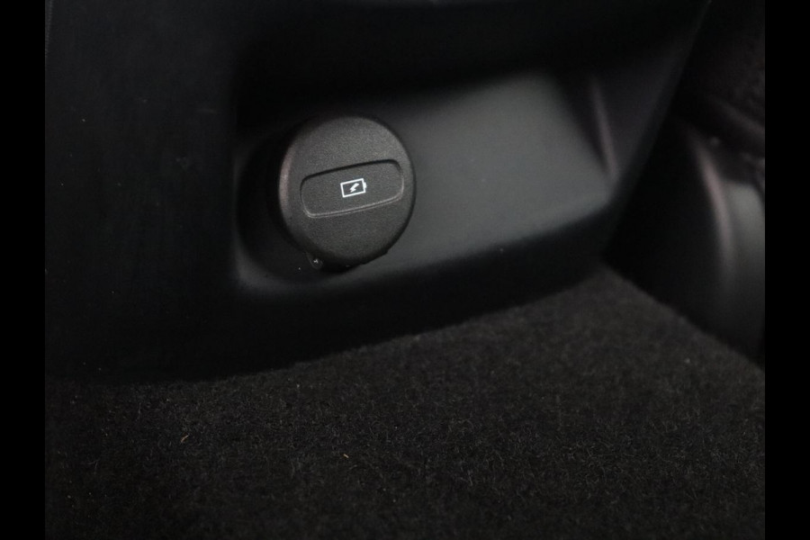 Polestar 2 Long Range Single Motor 78 kWh | SOH 91,3% | Stoelverwarming | LED | Camera | Navigatie |
