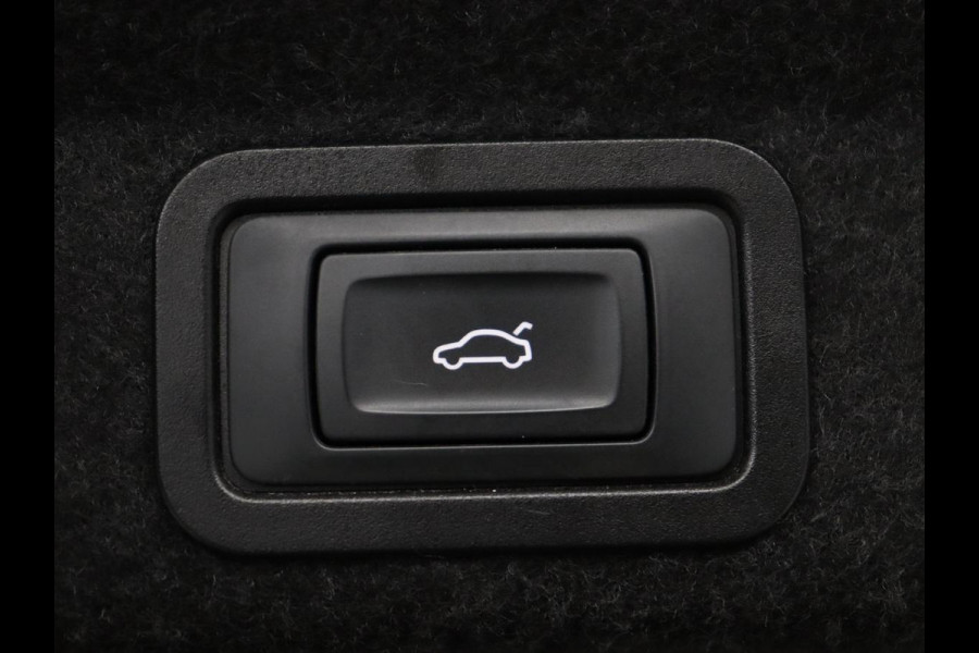 Audi A6 Limousine 45 TFSI S edition | Pano.Dak | Trekhaak | Camera | LED | Stoelverwarming | Apple Carplay | S-Line |