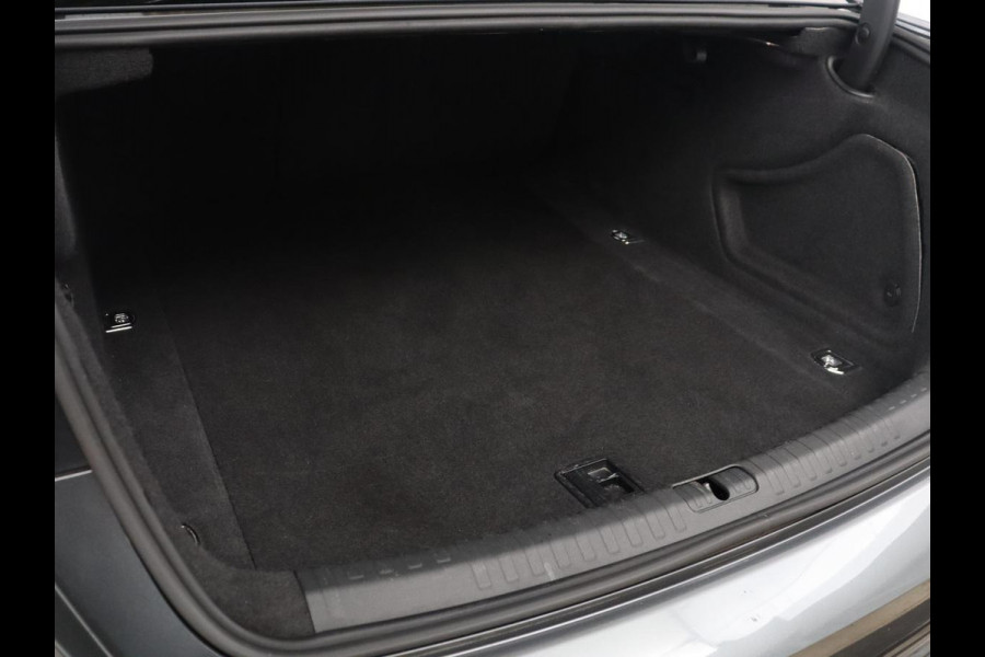 Audi A6 Limousine 45 TFSI S edition | Pano.Dak | Trekhaak | Camera | LED | Stoelverwarming | Apple Carplay | S-Line |