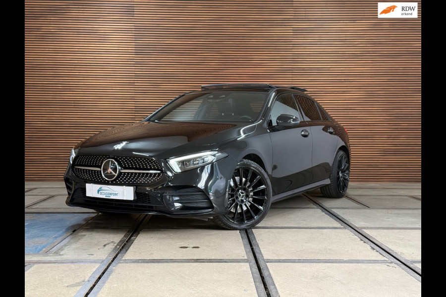 Mercedes-Benz A-Klasse 250 e AMG Line | Stoelverwarming | Alcantara | Panorama dak | Carplay | Head-Up | Multibeam LED |Keyless Go