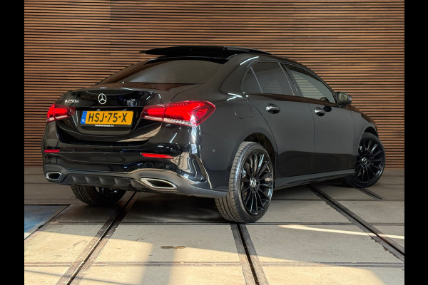 Mercedes-Benz A-Klasse 250 e AMG Line | Stoelverwarming | Alcantara | Panorama dak | Carplay | Head-Up | Multibeam LED |Keyless Go