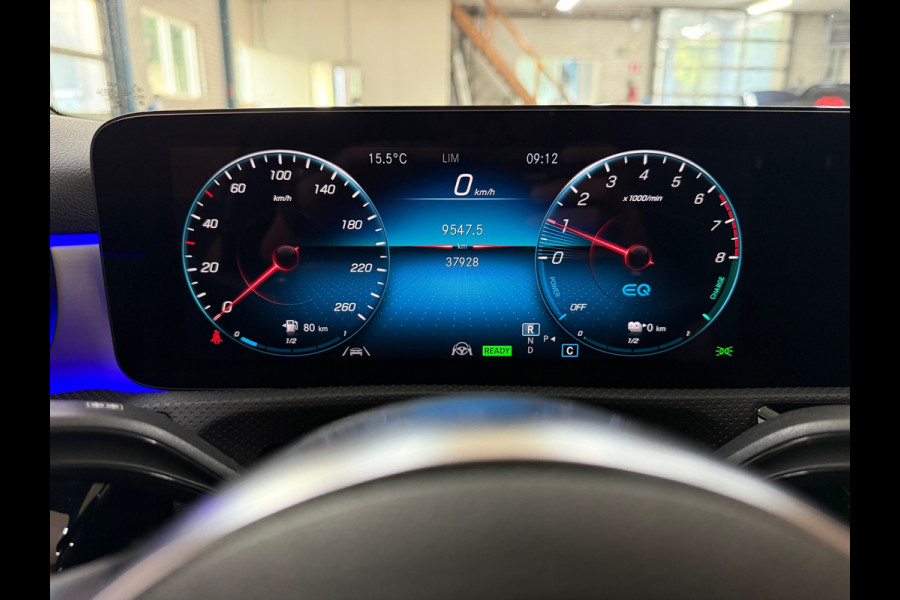 Mercedes-Benz A-Klasse 250 e AMG Line | Stoelverwarming | Alcantara | Panorama dak | Carplay | Head-Up | Multibeam LED |Keyless Go