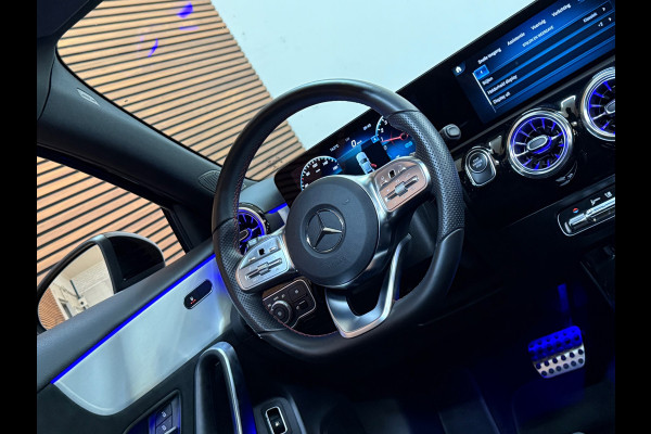Mercedes-Benz A-Klasse 250 e AMG Line | Stoelverwarming | Alcantara | Panorama dak | Carplay | Head-Up | Multibeam LED |Keyless Go
