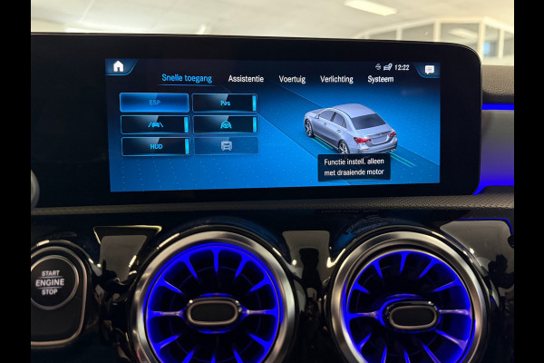 Mercedes-Benz A-Klasse 250 e AMG Line | Stoelverwarming | Alcantara | Panorama dak | Carplay | Head-Up | Multibeam LED |Keyless Go