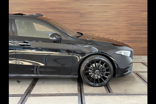 Mercedes-Benz A-Klasse 250 e AMG Line | Stoelverwarming | Alcantara | Panorama dak | Carplay | Head-Up | Multibeam LED |Keyless Go