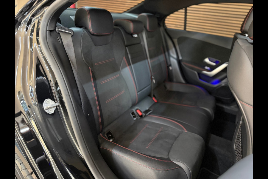 Mercedes-Benz A-Klasse 250 e AMG Line | Stoelverwarming | Alcantara | Panorama dak | Carplay | Head-Up | Multibeam LED |Keyless Go
