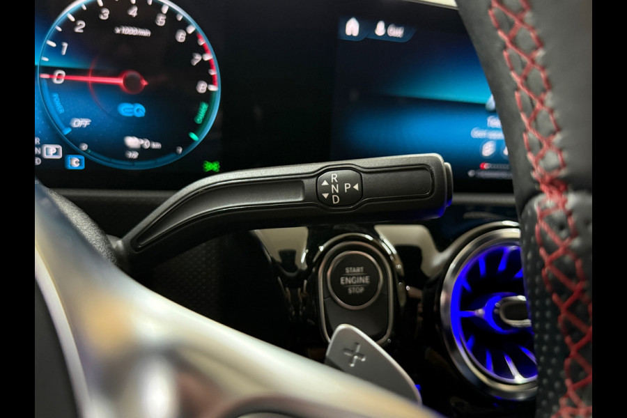 Mercedes-Benz A-Klasse 250 e AMG Line | Stoelverwarming | Alcantara | Panorama dak | Carplay | Head-Up | Multibeam LED |Keyless Go