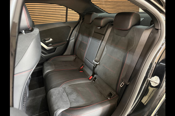 Mercedes-Benz A-Klasse 250 e AMG Line | Stoelverwarming | Alcantara | Panorama dak | Carplay | Head-Up | Multibeam LED |Keyless Go