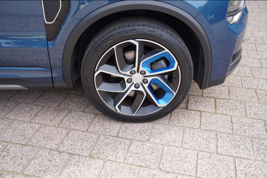 Lynk & Co 01 1.5|Prijs incl. 12 mnd garantie| PDC Panoramadak LMV Navi Apple carplay/Android auto Camera