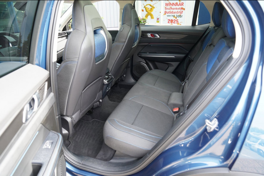 Lynk & Co 01 1.5|Prijs incl. 12 mnd garantie| PDC Panoramadak LMV Navi Apple carplay/Android auto Camera