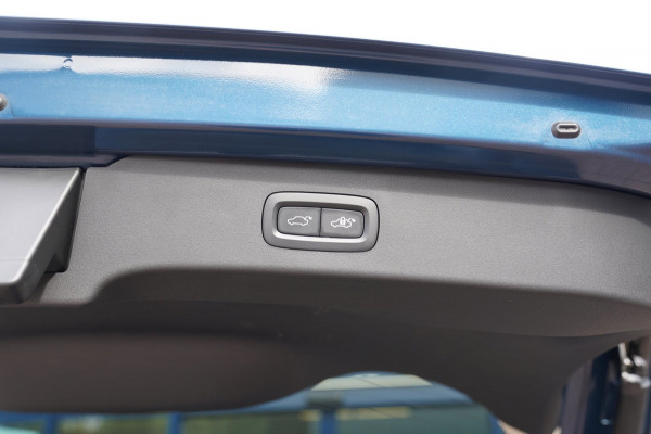 Lynk & Co 01 1.5|Prijs incl. 12 mnd garantie| PDC Panoramadak LMV Navi Apple carplay/Android auto Camera