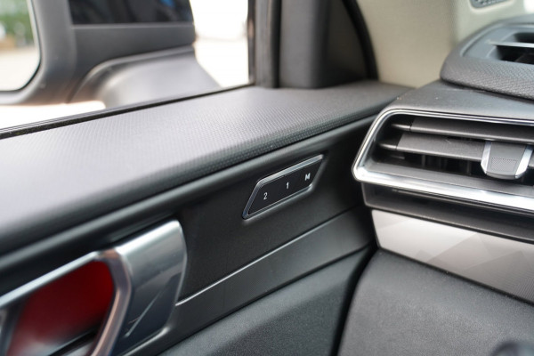 Lynk & Co 01 1.5|Prijs incl. 12 mnd garantie| PDC Panoramadak LMV Navi Apple carplay/Android auto Camera
