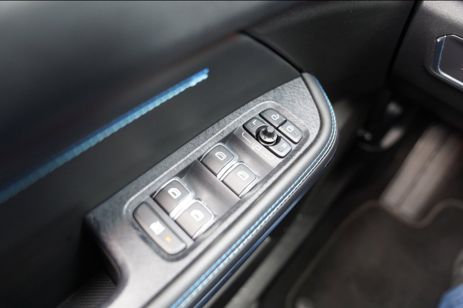 Lynk & Co 01 1.5|Prijs incl. 12 mnd garantie| PDC Panoramadak LMV Navi Apple carplay/Android auto Camera