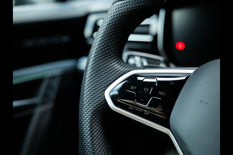 Volkswagen Touareg 3.0 TSi eHybrid 4MOTION R | Adaptive cruise | Head-up | Panorama dak | Dynaudio | Ambiance interieur |