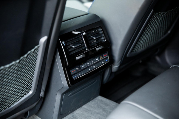 Volkswagen Touareg 3.0 TSi eHybrid 4MOTION R | Adaptive cruise | Head-up | Panorama dak | Dynaudio | Ambiance interieur |