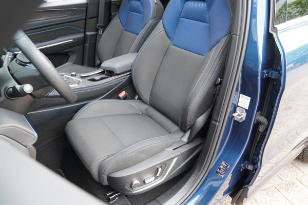 Lynk & Co 01 1.5|Prijs incl. 12 mnd garantie| PDC Panoramadak LMV Navi Apple carplay/Android auto Camera