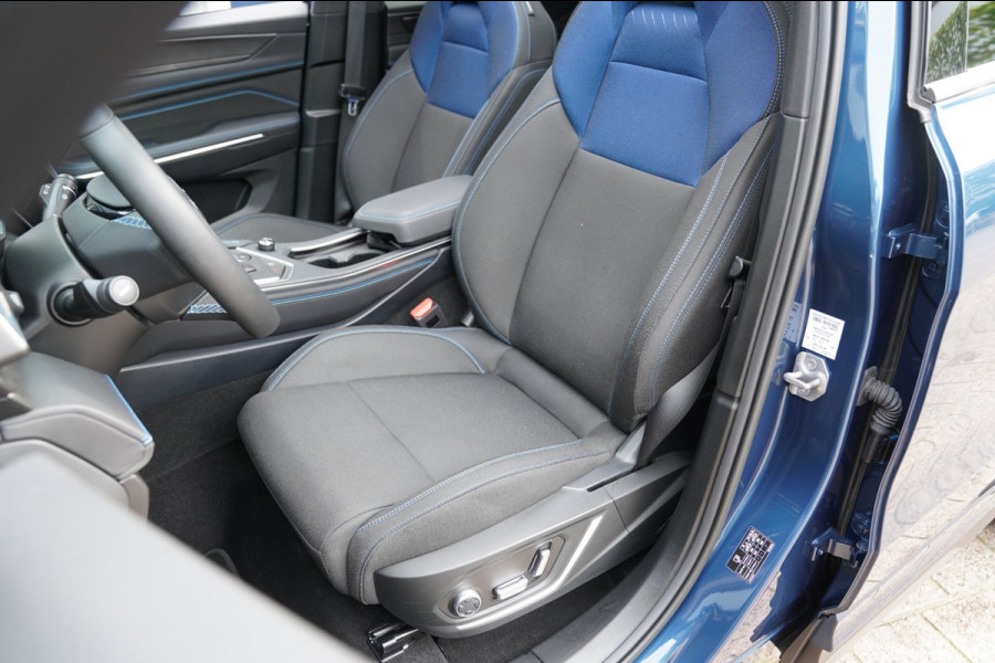 Lynk & Co 01 1.5|Prijs incl. 12 mnd garantie| PDC Panoramadak LMV Navi Apple carplay/Android auto Camera