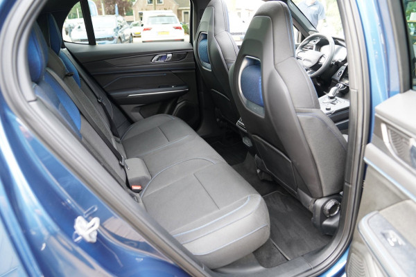 Lynk & Co 01 1.5|Prijs incl. 12 mnd garantie| PDC Panoramadak LMV Navi Apple carplay/Android auto Camera