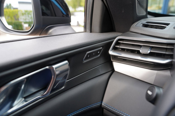 Lynk & Co 01 1.5|Prijs incl. 12 mnd garantie| PDC Panoramadak LMV Navi Apple carplay/Android auto Camera