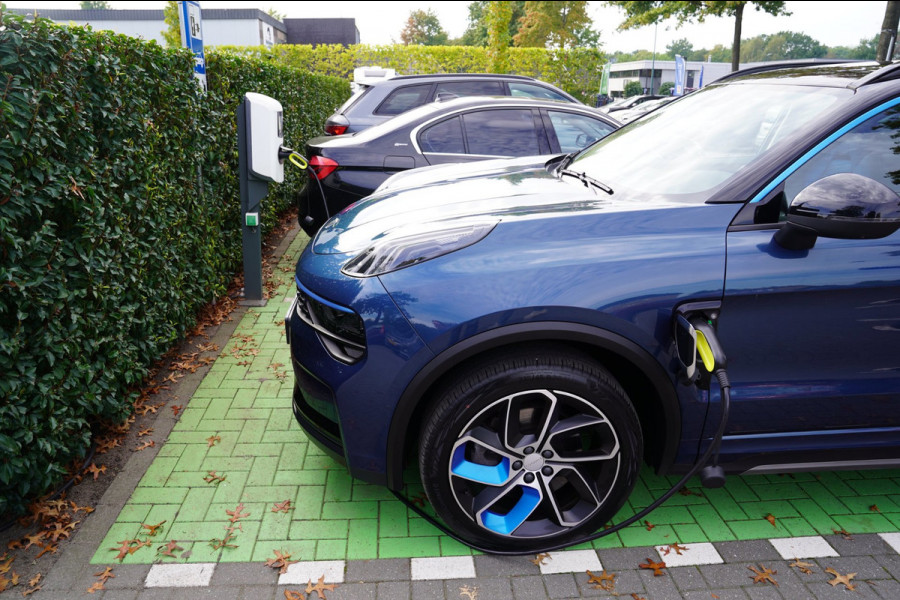 Lynk & Co 01 1.5|Prijs incl. 12 mnd garantie| PDC Panoramadak LMV Navi Apple carplay/Android auto Camera