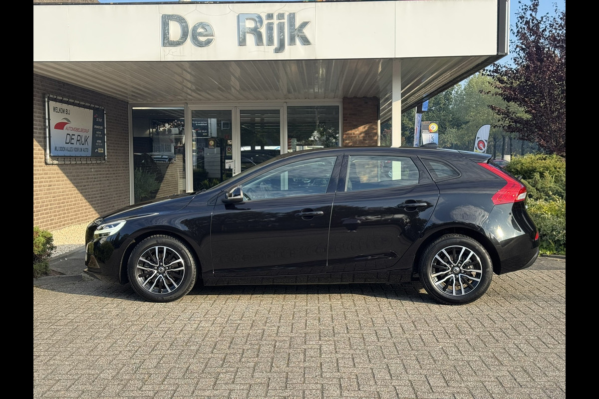 Volvo V40 2.0 T2 Momentum | Navi, PDC, Cruise, Trekhaak afn., Climate |