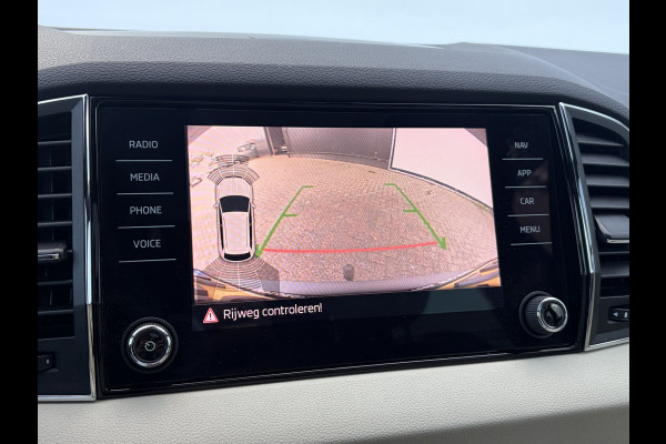 Škoda Karoq 1.5 TSI ACT Style Business Trekhaak Pano Leer Adap.Cruise Memory Camera VOL!