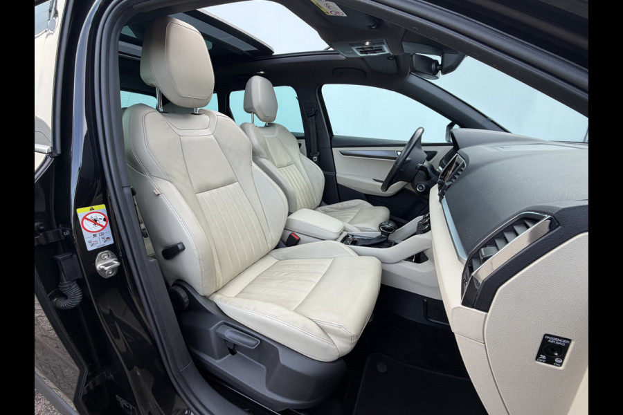 Škoda Karoq 1.5 TSI ACT Style Business Trekhaak Pano Leer Adap.Cruise Memory Camera VOL!