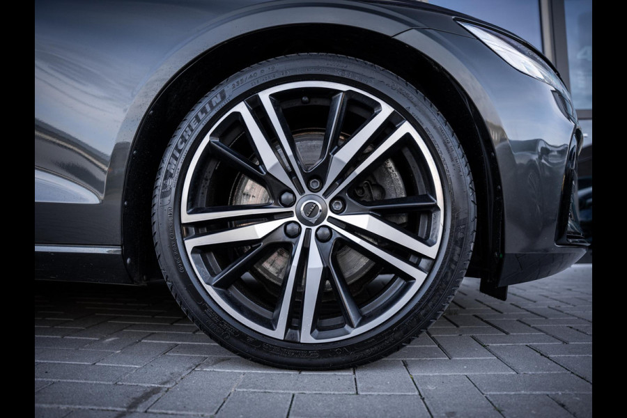 Volvo V60 2.0 T8 Recharge AWD R-Design - Pano l ACC l 19'' l 360cam l Memory l HUD