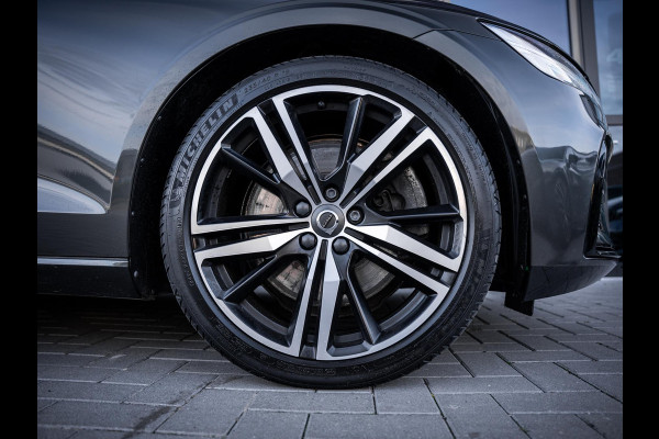 Volvo V60 2.0 T8 Recharge AWD R-Design - Pano l ACC l 19'' l 360cam l Memory l HUD