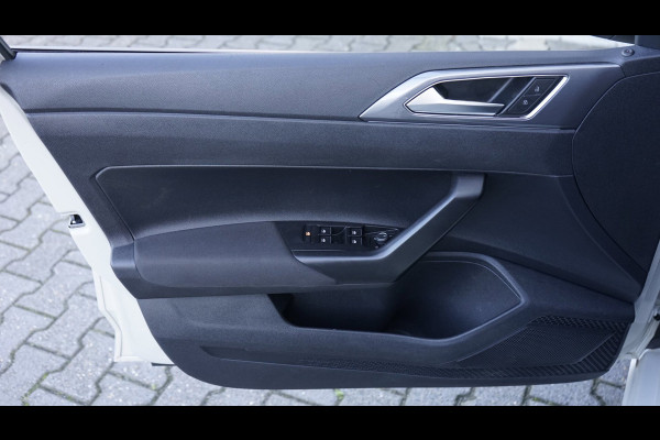 Volkswagen Polo 1.0 TSI AUTOMAAT|CAMERA|CARPLAY|DAB|IQ LIGHT|NAVIGATIE|STOELVERWARMING|VIRTUEEL