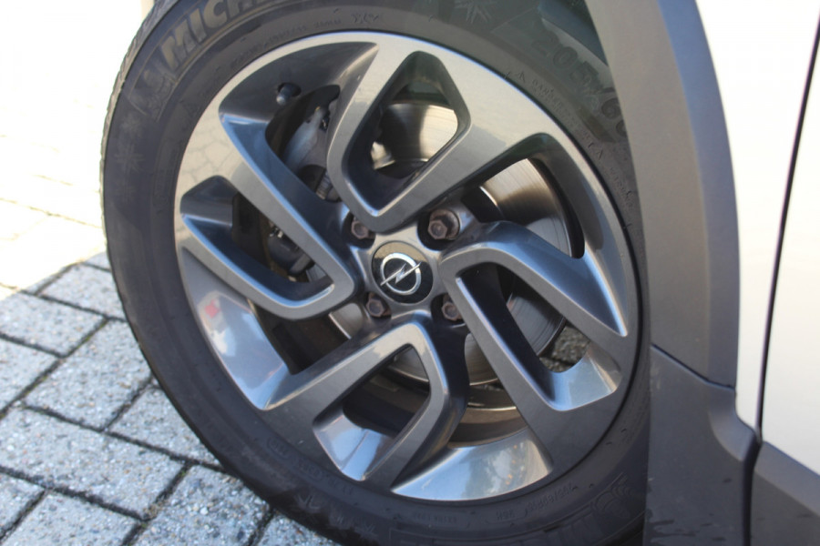 Opel Crossland X 1.2 Turbo 120 Jaar Edition automaat , nap ,camera trekhaak multimedia parkeersens
